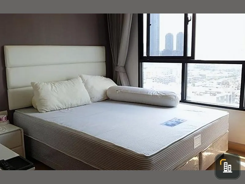 For rent, Urbano Absolute Sathorn-Taksin, cute and simple room decorated, windows overlooking the Chao Phraya River.