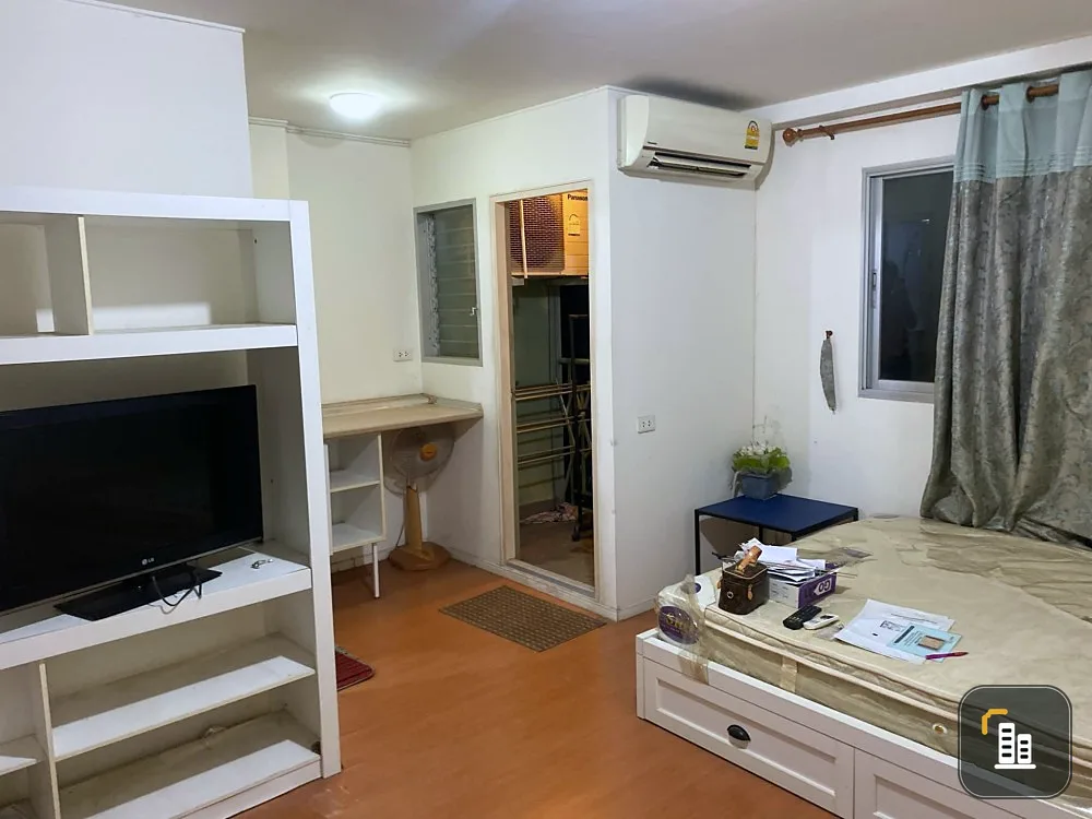 Urgent sale Lumpini Condo Town Chonburi - Sukhumvit 2nd floor, bright room, fully furnished, come and own it urgently.