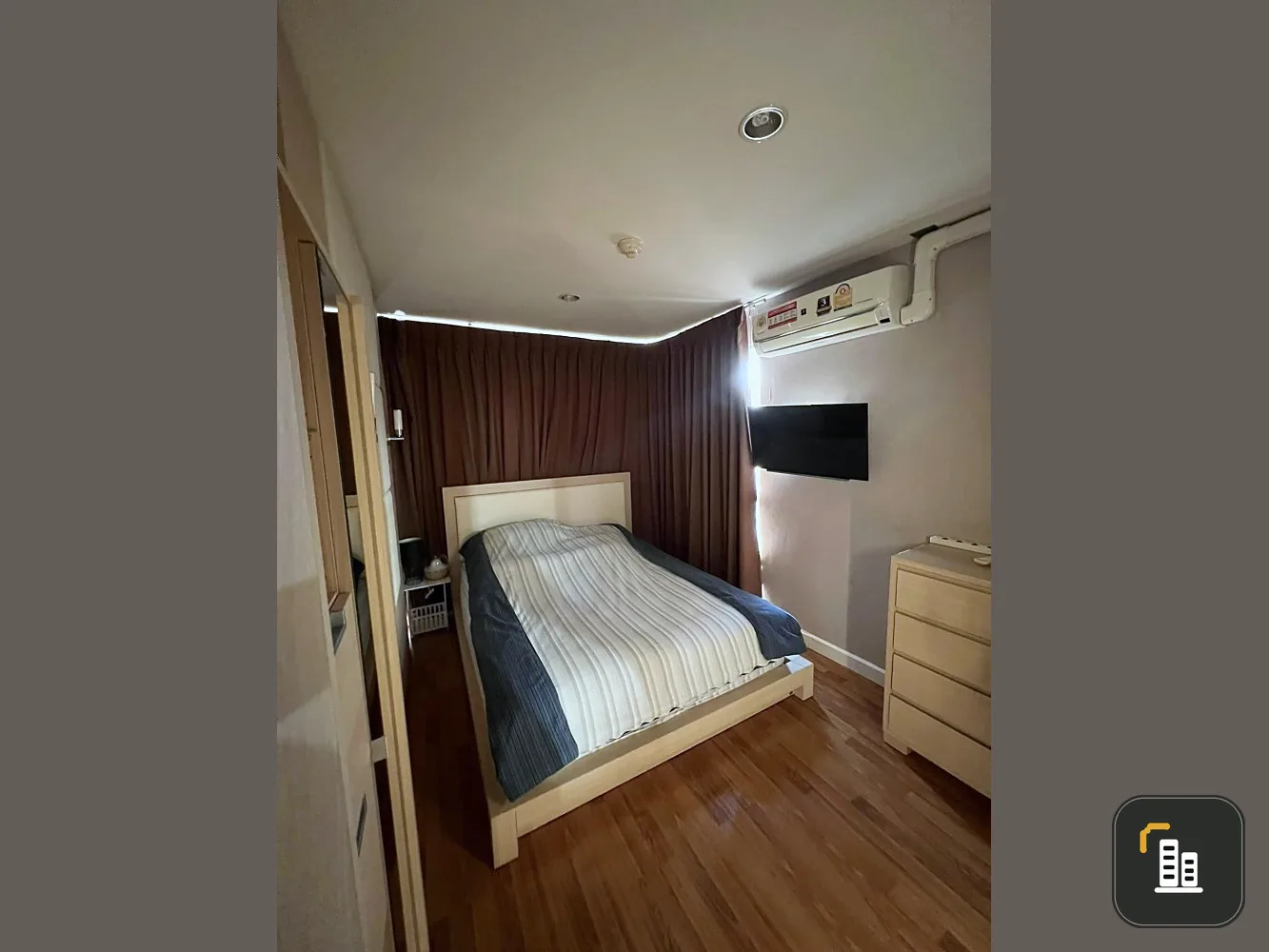 Urgent sale, Metro Park Sathorn Condo, 2 bedrooms, Building H, 6th floor, corner room with privacy. Buy now, don't miss out.