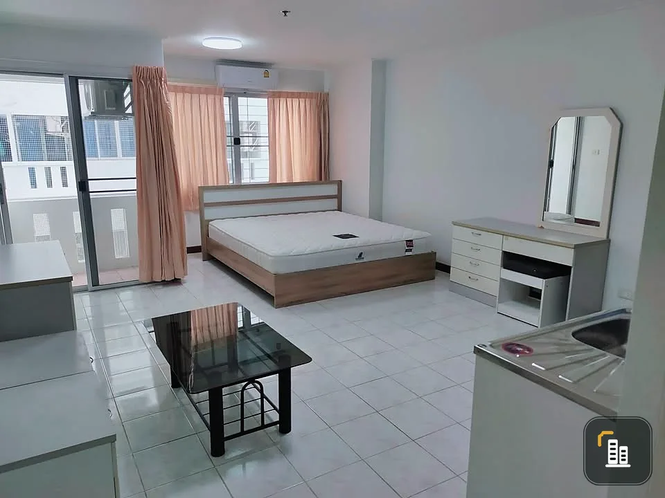For rent: Commonwealth Pinklao, 12th floor, spacious studio room with amenities. Don't miss it.