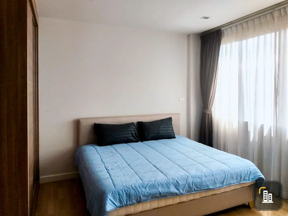For rent: Green Lake Condo Sriracha, corner room with privacy, usable space, great price, must book now.