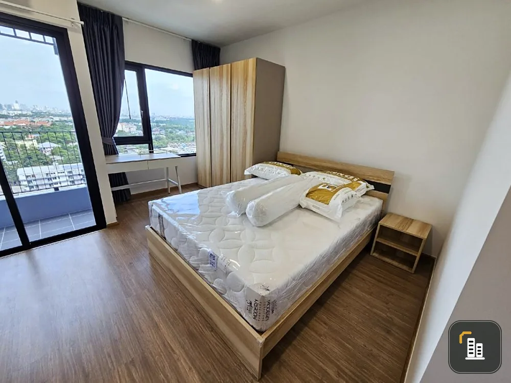 For rent: The Livin Petchkasem 37, 15th floor, decorated room, nice to live in, not hot, complete furniture + electrical appliances, hurry and reserve