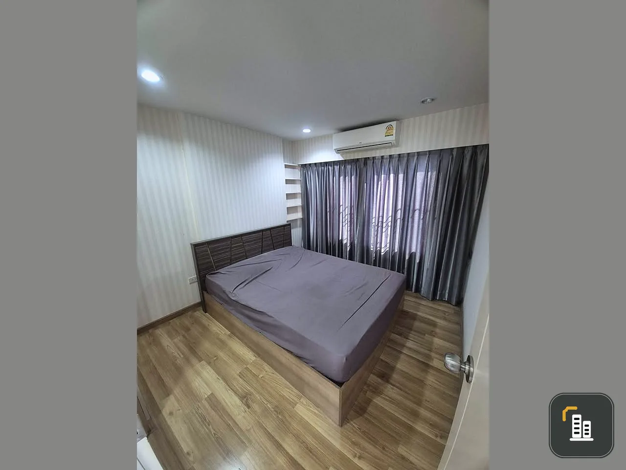 Urgent sale: Anna Condo Bang Phlu, corner room with privacy, well-zoned, good price, come and own it today.