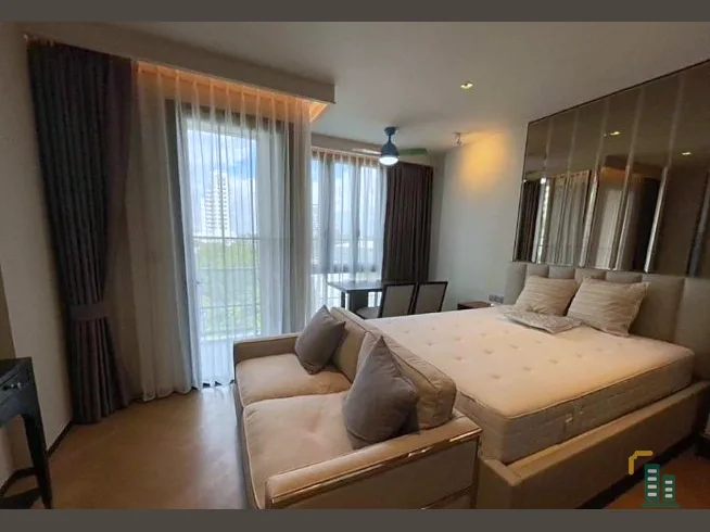 For sale: The Reserve Sukhumvit 61, 5th floor, fully furnished room, move in immediately, reserve now.