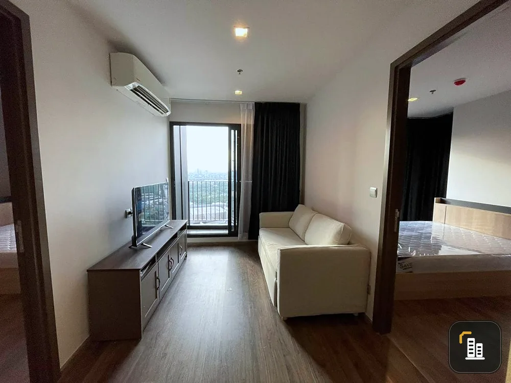 For rent: Life Ladprao Valley, 31st floor, highest floor, beautiful view, can watch the sunset very beautifully. Interested, please reserve now.