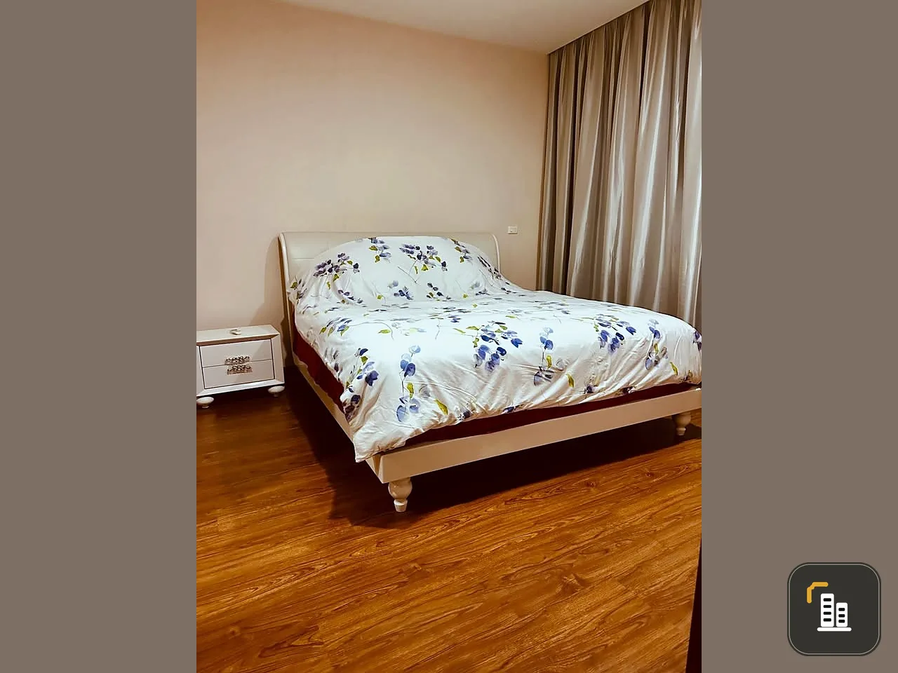 For sale: Beachfront condo, Casalunar Paradiso Bangsaen, 5th floor, sea view, great usable space, buy now before you miss the opportunity.