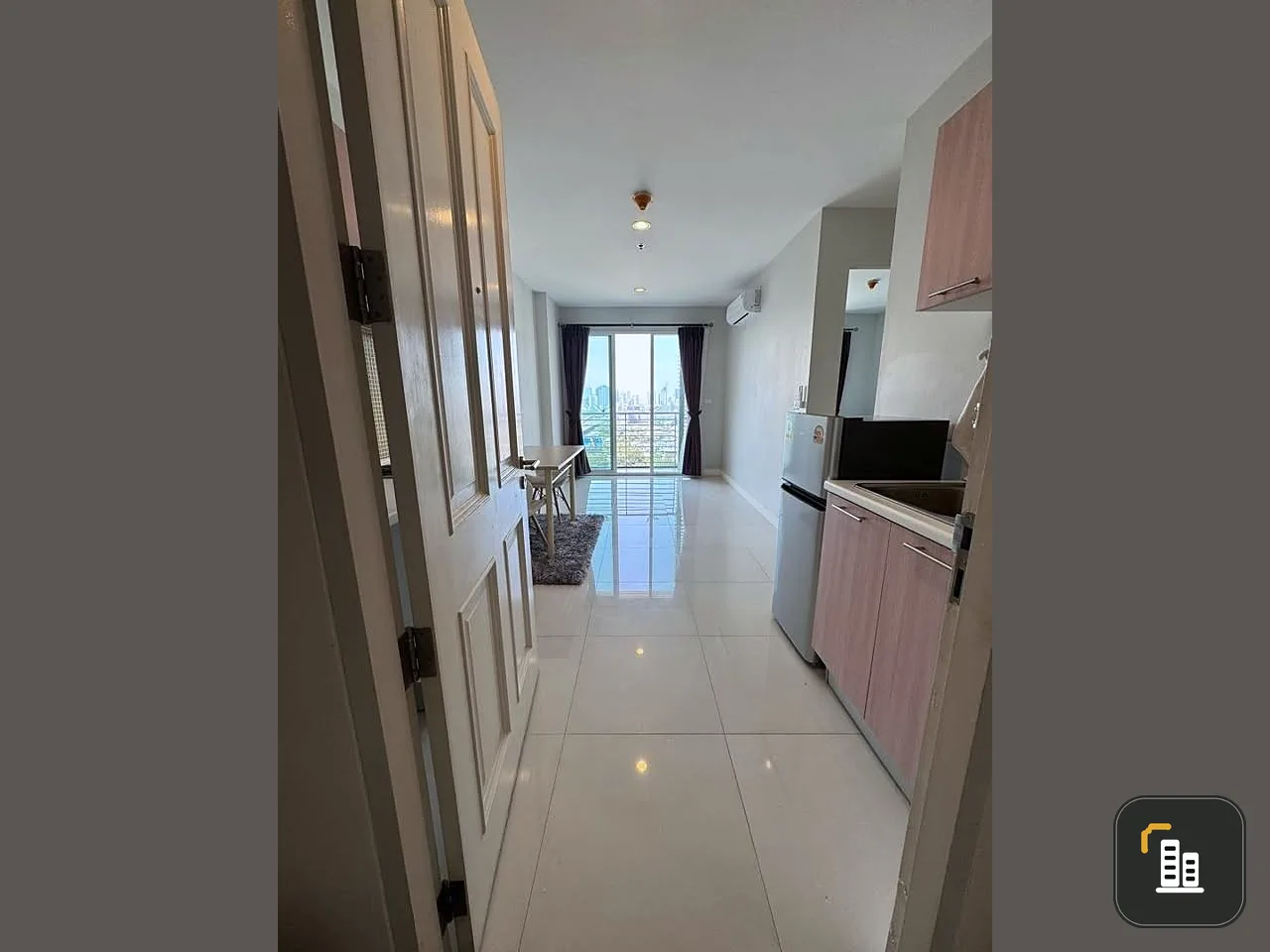 For sale, for rent The Mark Ratchada - Airport Link, very beautiful room, 21st floor, very high, great view, can't miss out on booking.