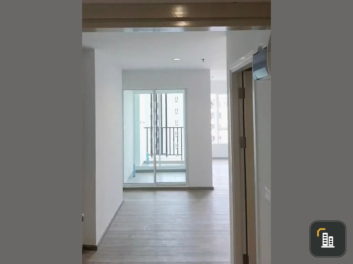 Urgent sale! Regent Home Bangna, empty unit, 22nd floor, high view, great price. You must hurry to reserve.