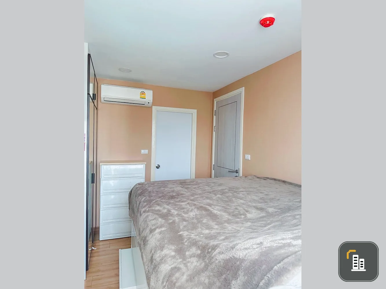 For sale, for rent: Notting Hill The Exclusive -Charoen Krung 93, a nice room, good usable space, hurry and reserve.