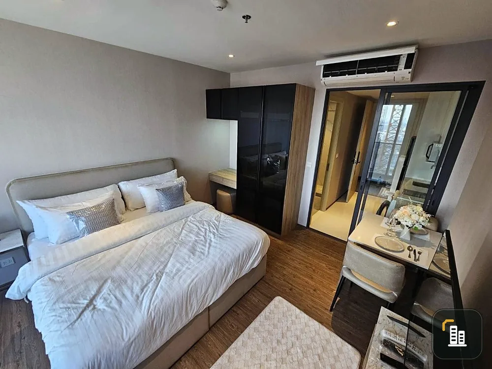 For rent, One Pattaya (North Pattaya), a room with a beautiful city view, very high floor, great atmosphere, you must book this.