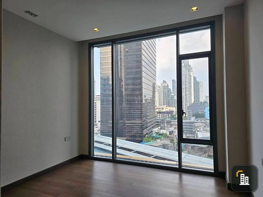 For sale: Condo Q1 Sukhumvit, 12th floor, spacious room, city view + BTS, great location in the heart of the city, hurry and grab it now!