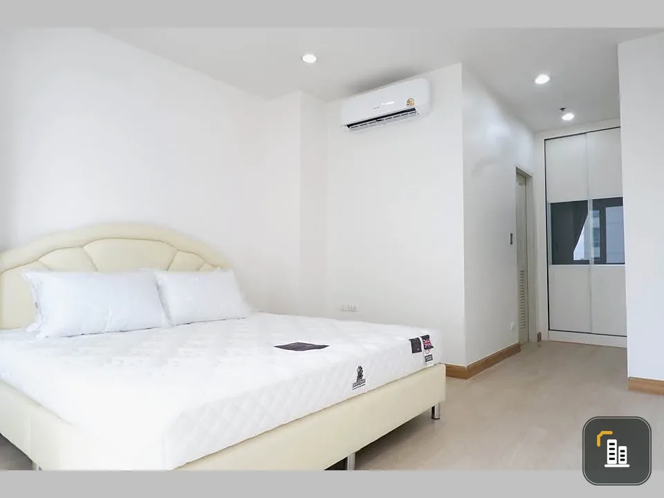 For sale: The Complete Ratchaprarop, very spacious empty room, airy and comfortable, can be decorated as you like, must book.