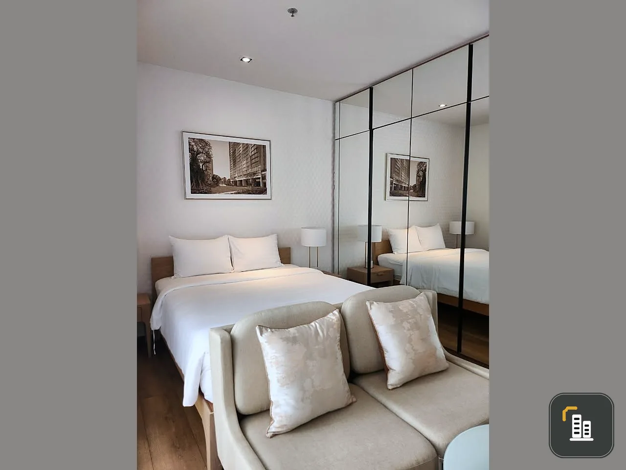 For rent, Park 24 Origin Phrom Phong, has excellent facilities, fully furnished, don't miss it.