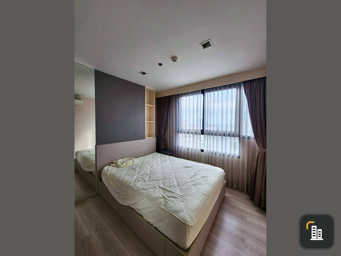 For sale: Skyline Ratchadaphisek, 8th floor, spacious room, fully furnished, book now, don't miss out.