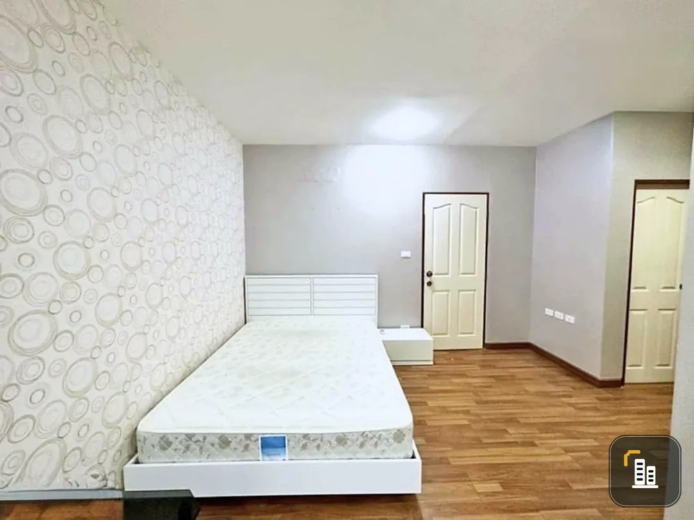 For sale, for rent, PG Rama 9 Condominium, ready to move in, with good wallpaper, great price, hurry and reserve.