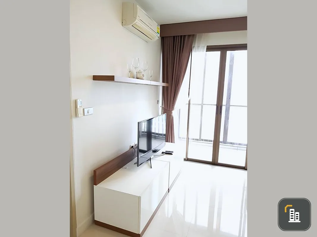 Condo for sale, Ideo Sathorn-Taksin, beautiful room, white tone. Chao Phraya River view fully furnished ready Don't be late, book now.