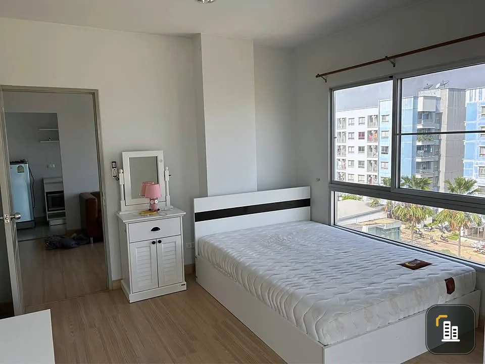For sale, for rent, Condo The Kit, Tiwanon, large room on the beach, comes with usable space, complete, worth it, all in one place, book now.