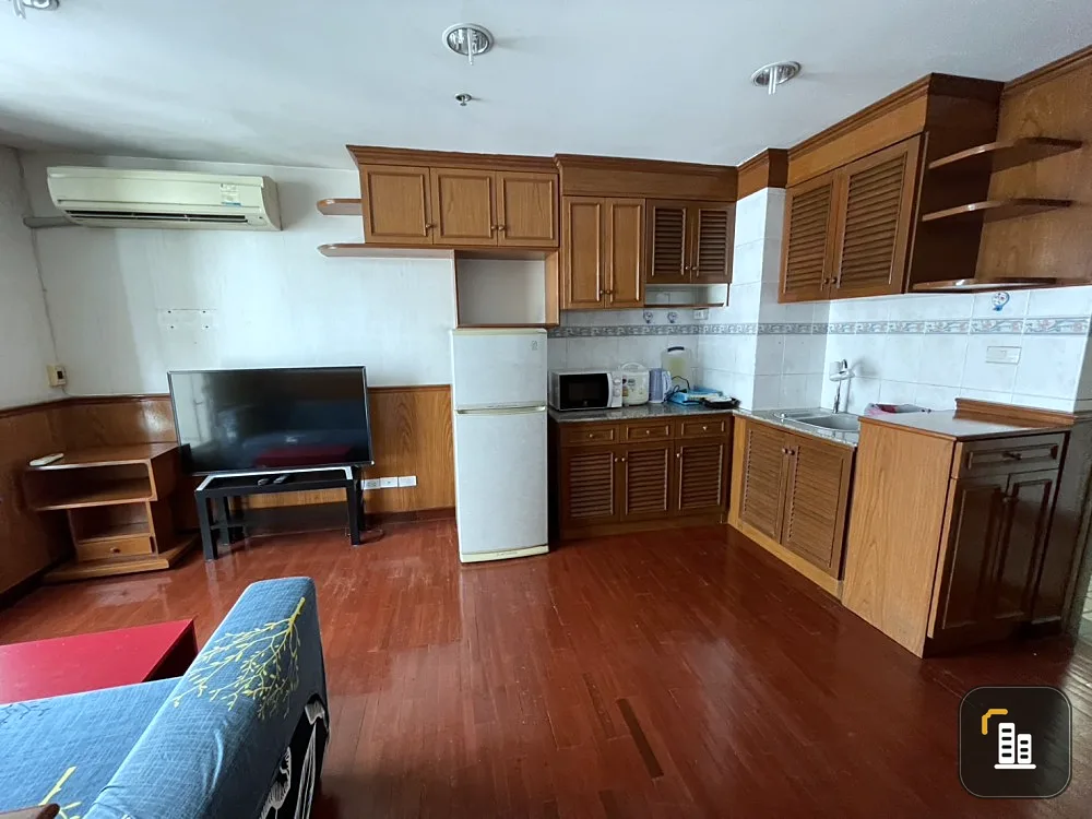 For rent!! Condo Baan Pathumwan, 30th floor, cool breeze, comfortable living, fully furnished, ready to move in, don't miss out, book now!!