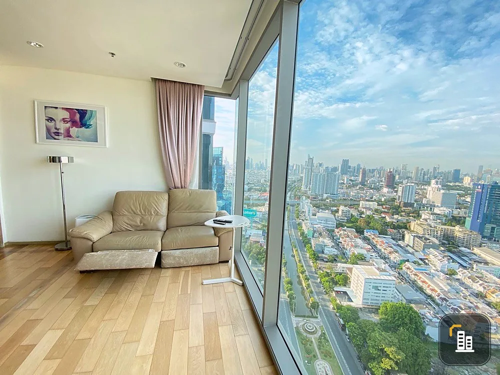 For rent: The Breeze Narathiwas, 35th floor, beautiful room, fully furnished, book now, don't wait.