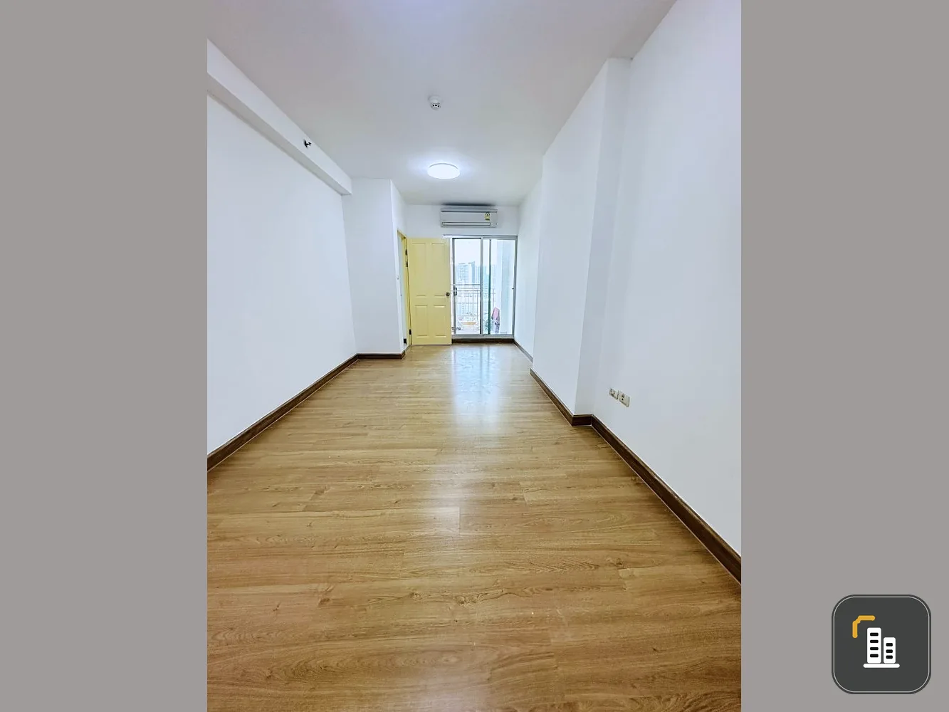 Condo for sale, Supalai Park Ratchayothin, 15th floor, North side, spacious room, comes with usable space, good price, book now.
