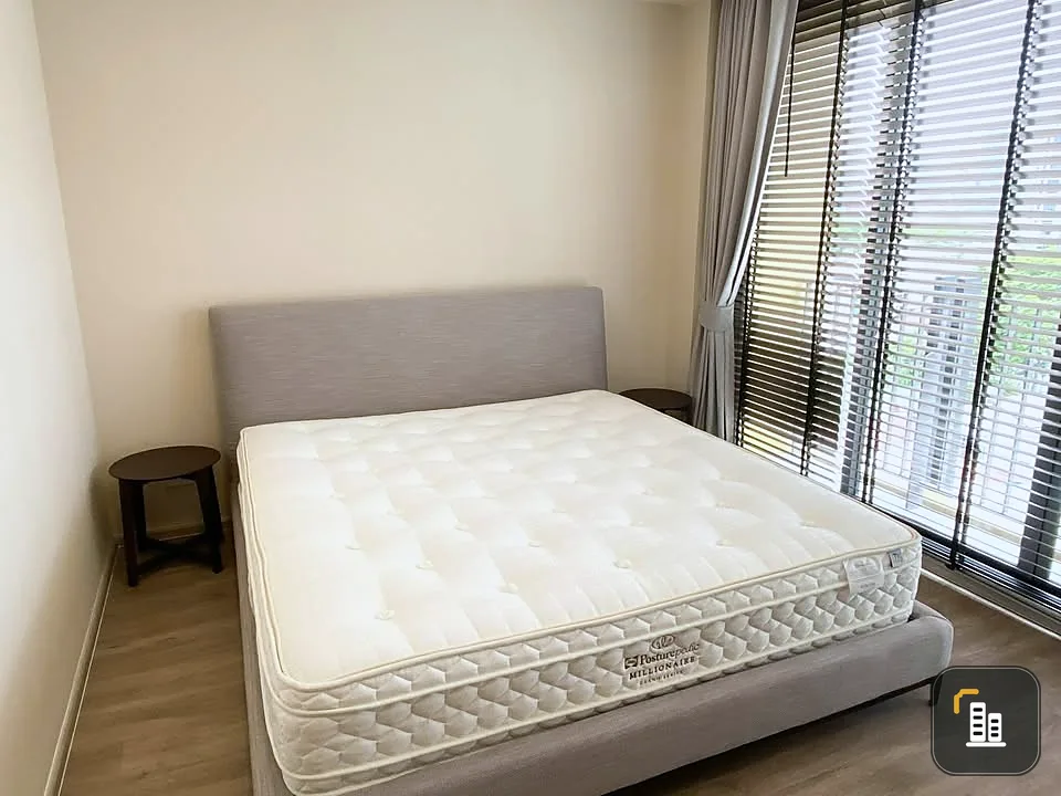 For sale Noble Above Ruamrudee, 8th floor. Corner unit. Large balcony. Good for own use or investment. Book now.