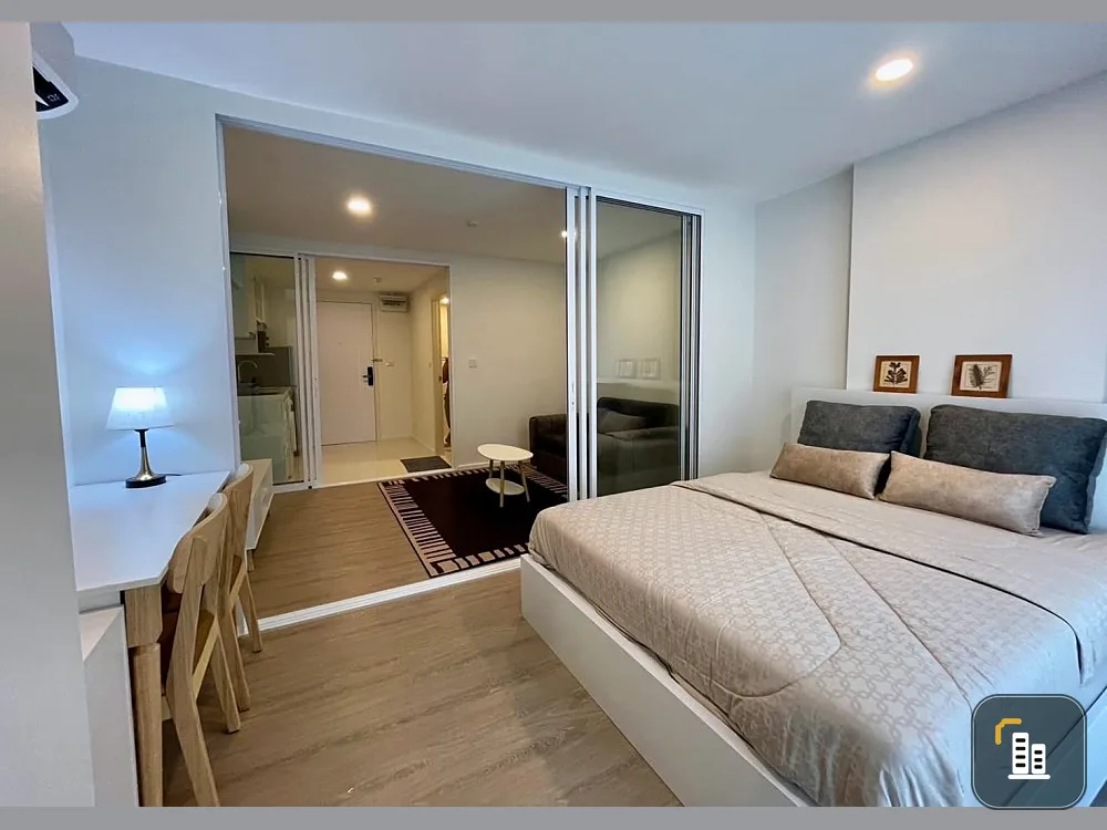 For rent: Chateau In Town Ratchayothin, 7th floor, good breeze, good view, not on the road, quiet and private, very large balcony, urgent.