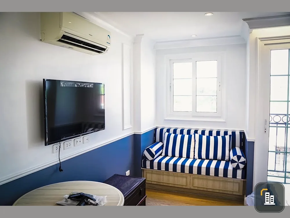 For sale Seven Seas Code The Azur (Jomtien) Studio room 24 sq m. 3rd floor, not very high, great atmosphere, must hurry.