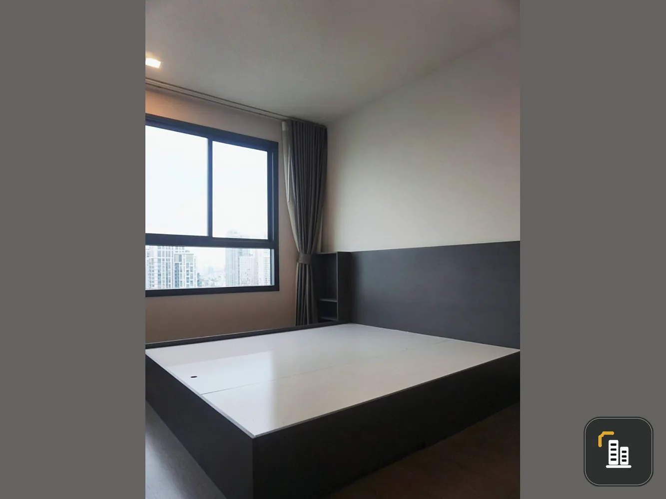 For sale: Ideo Phahonyothin-Chatuchak, high floor, city view, special room type with built-in furniture. Reserve now before it's gone.