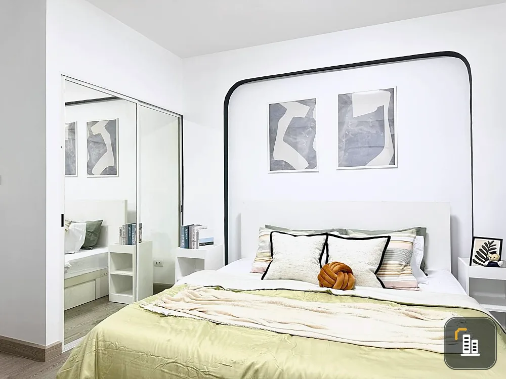 For sale: A Space Sukhumvit 77, quiet corner room, private, decorated in white tones, minimalist style. Interested, book now.