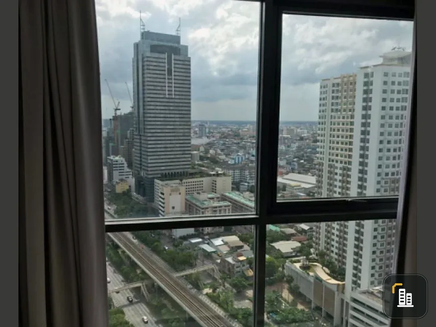 Condo for sale, Ideo Mobi Sathorn-Taksin, corner room, beautiful night city view. Full of furniture, built-in in the whole room. Hurry up.