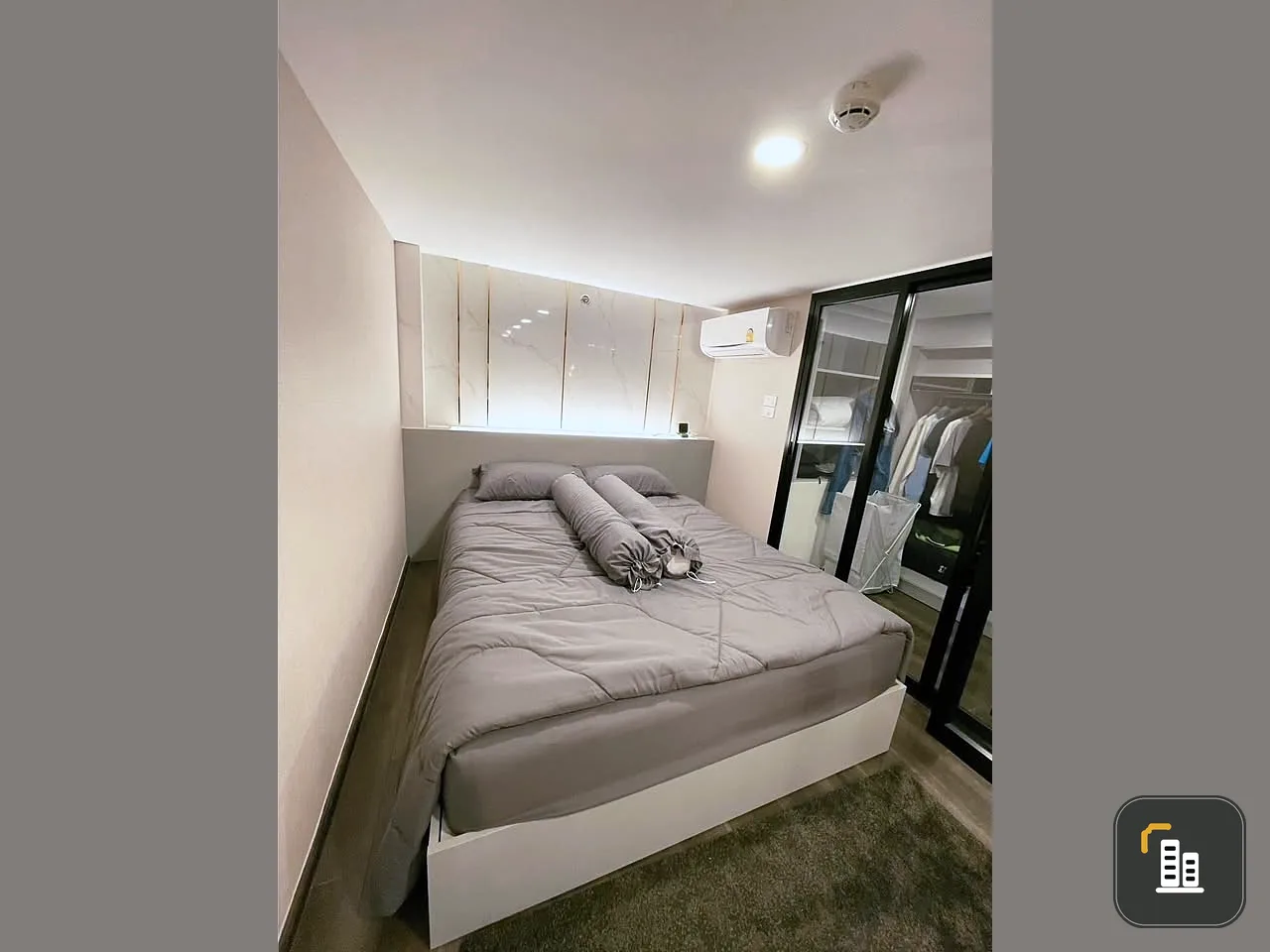 For sale: Knightsbridge Space Ratchayothin, 30th floor, highest floor, with a great city view, decorated with awesome built-ins, hurry and grab it now