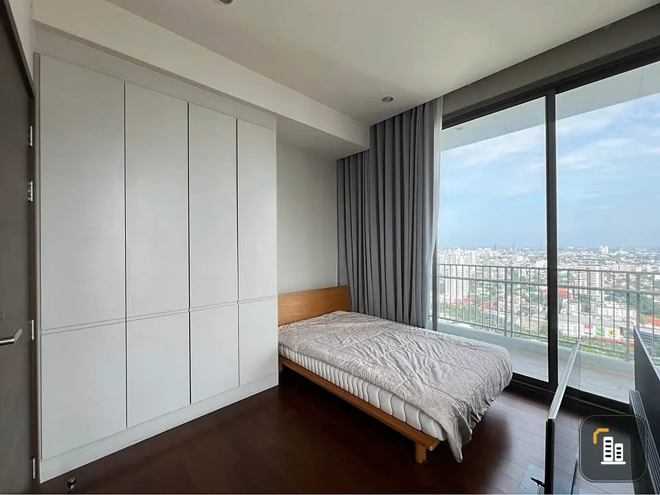 For sale: Quattro by Sansiri, 31st floor, fully furnished and equipped with electrical appliances. Reserve now, don't miss out!