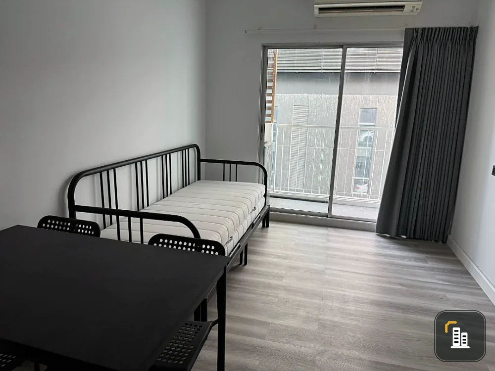 For sale or rent: A Space Asoke-Ratchada, empty room ready to be decorated, 9th floor, this corner is a very peaceful corner, you can't miss it.