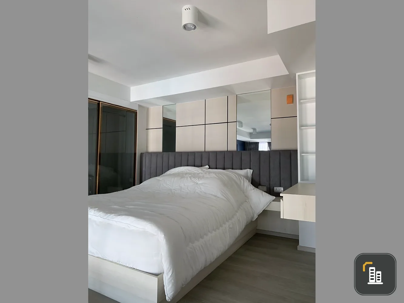 For rent Ideo Charan 70 Riverview, Studio Hybrid room, 33rd floor, high view, hurry to reserve, don't wait.