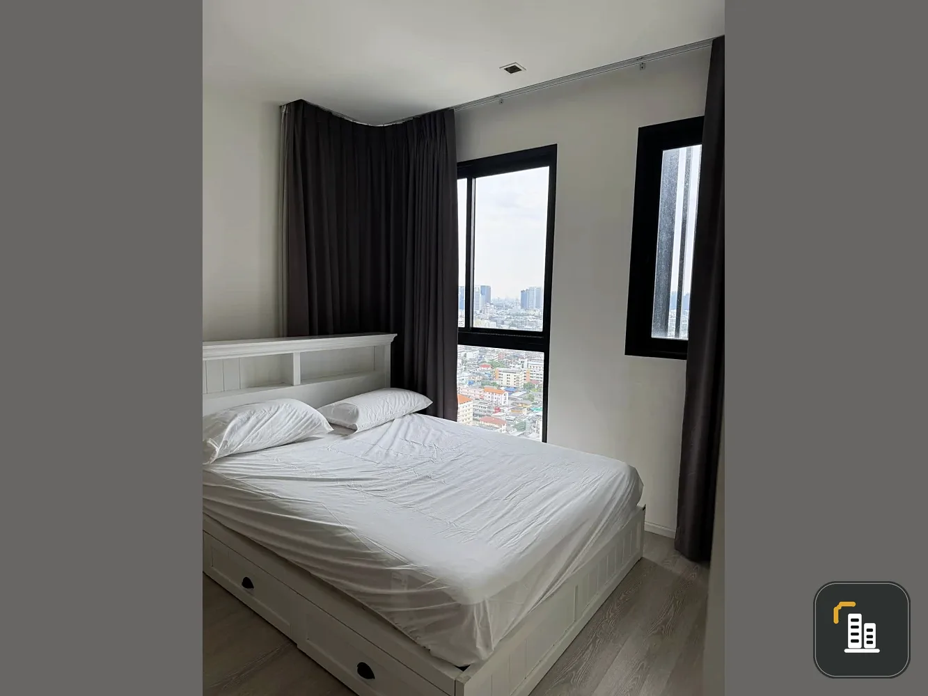 For sale rent Quinn Ratchada 17, corner room, very quiet, 2 bedrooms, 2 bathrooms, furnished + electrical appliances, hurry up and grab it.