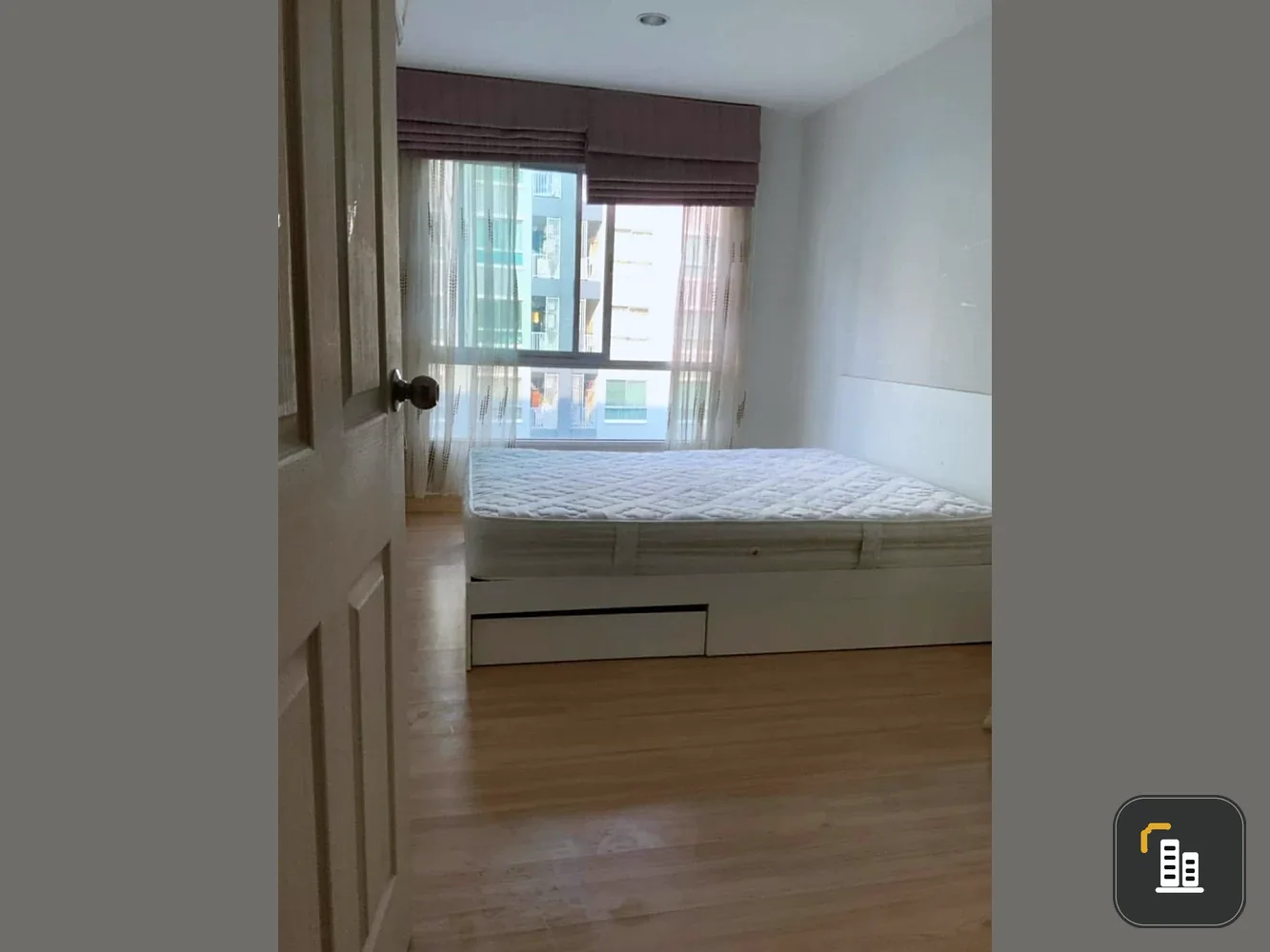 For sale: The Kith Plus Nawamin, 5th floor, corner room, fully furnished, nice to live in. Interested in owning one? Hurry and reserve now. Don't miss