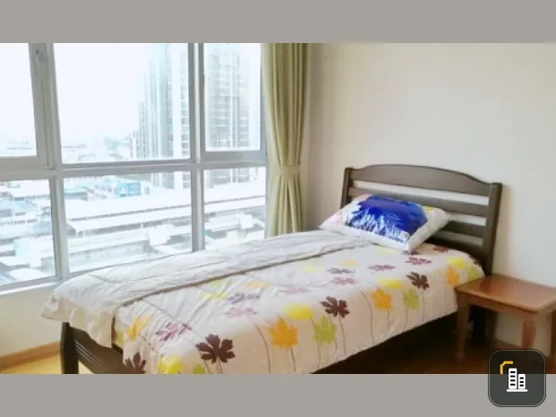 Add freshness to life at Hive Taksin Condo, a room with clean tones. Whatever you look at, it's nice to relax and rent out.