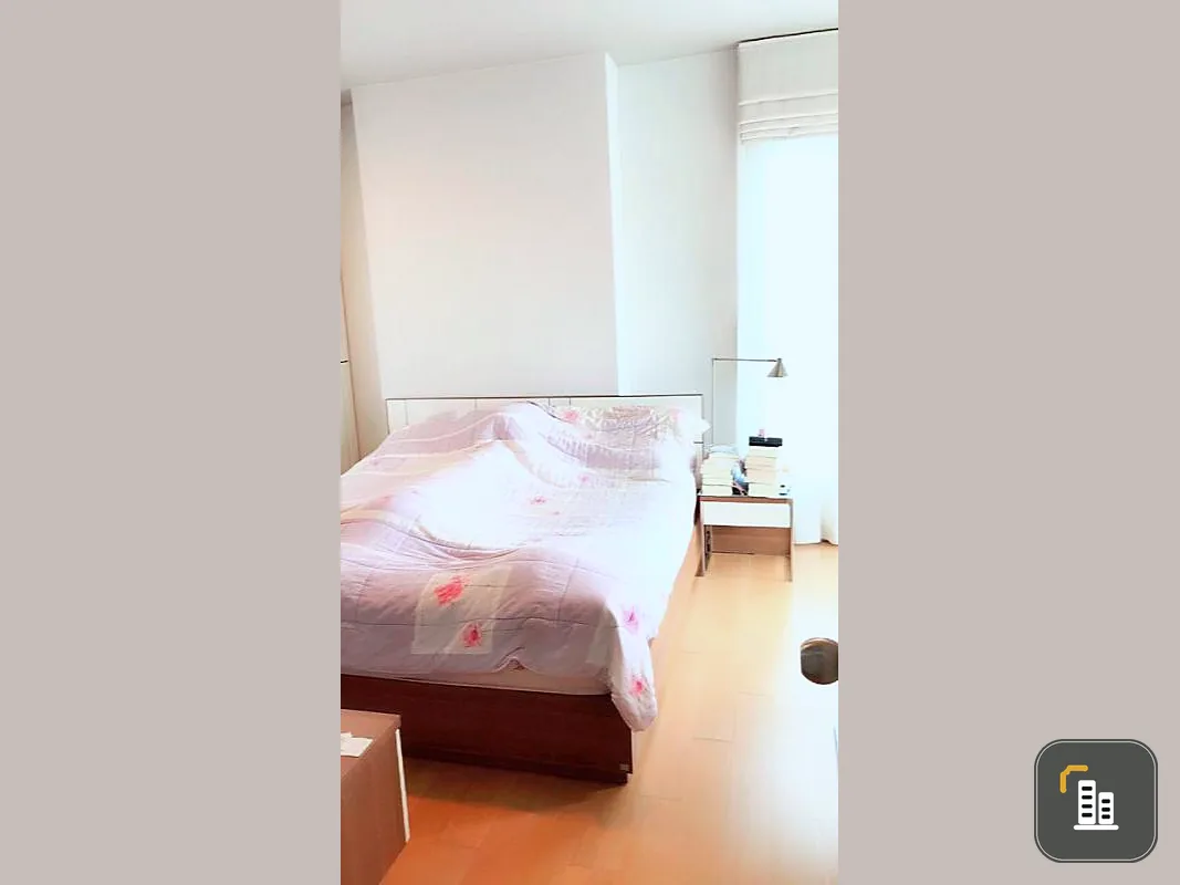 Hive Sathorn, the room is well furnished and ready. Corner room overlooking the Chao Phraya River. Hurry up to buy