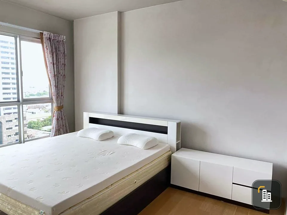 Hive Sathorn condo makes life more flexible than ever. Let nature surround you. New room. Urgent sale.