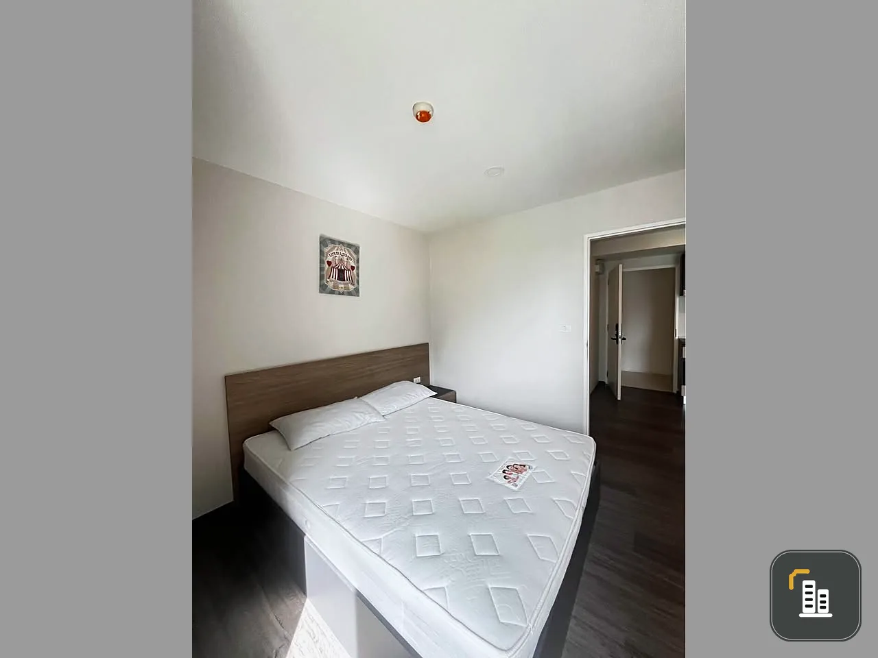 For rent: Flexi Sathorn - Charoen Nakhon, 3rd floor, fully furnished room, move in with your bags immediately. Reserve now, hurry!