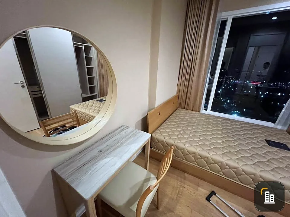 For rent: The Saint Residences, 40th floor, highest floor, garden view, fully furnished, complete electrical appliances, must reserve now!