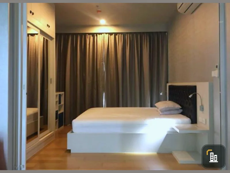 Living life to relax in the perfect bedroom At an affordable price at Condo Hive Sathorn for rent.