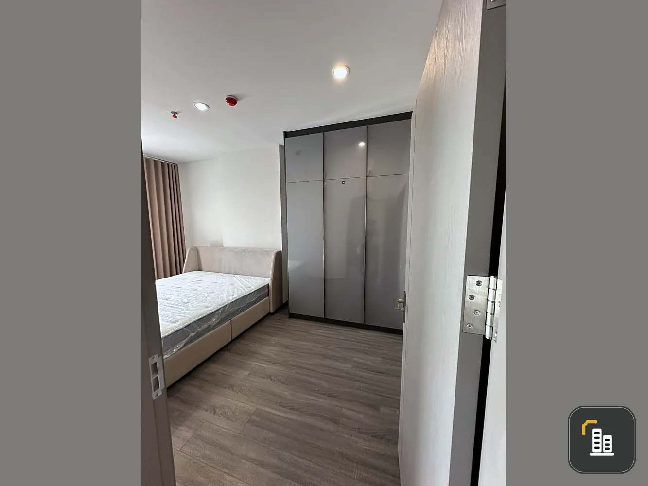 For Rent IDEO Sukhumvit rama4, 17th floor, city view, decorated room, built-in, ready to move in, hurry to move in