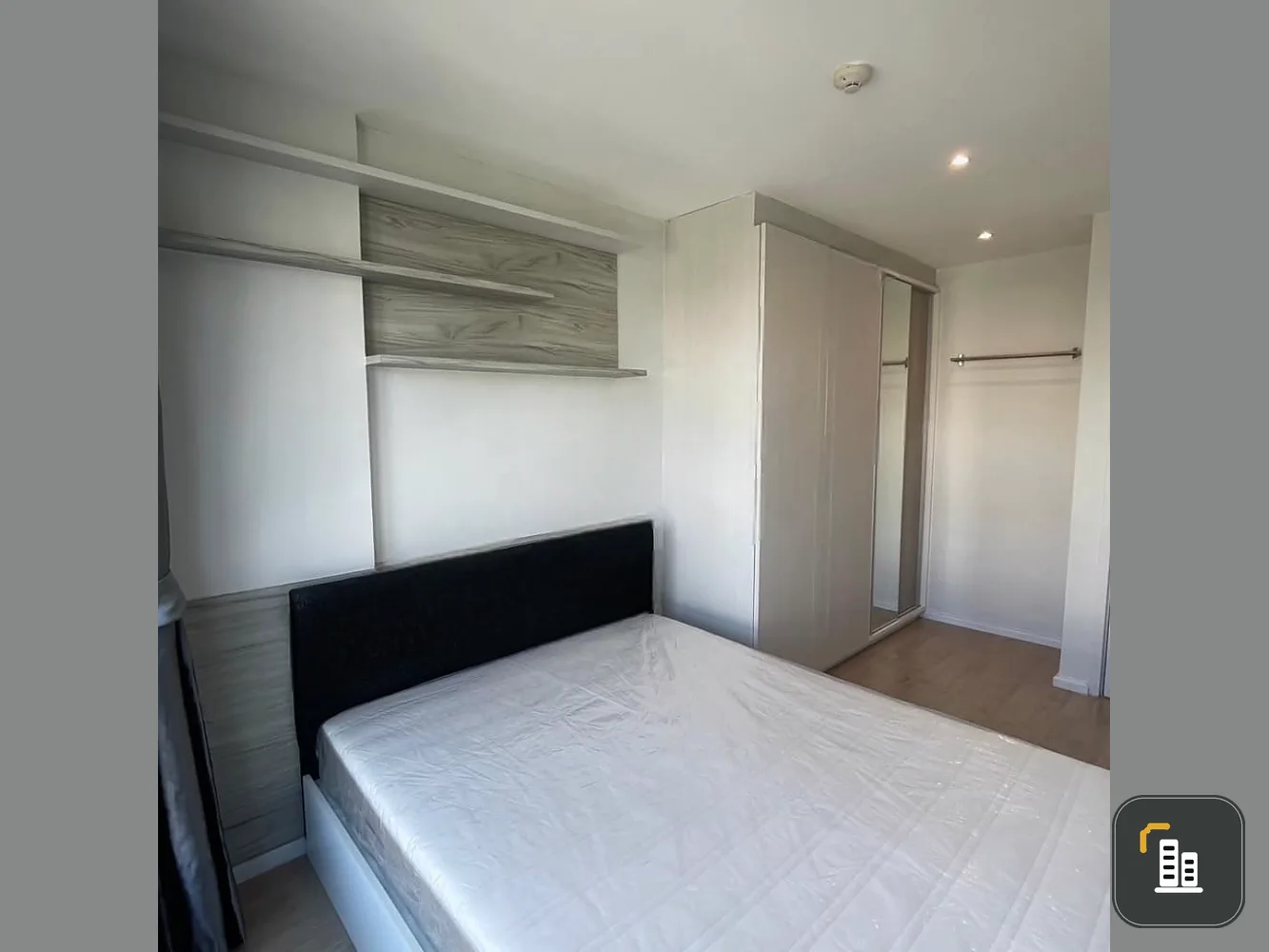 For sale, for rent, Icondo Seri Thai Green Space, every room has a door, swimming pool view, morning sun, don't miss it.