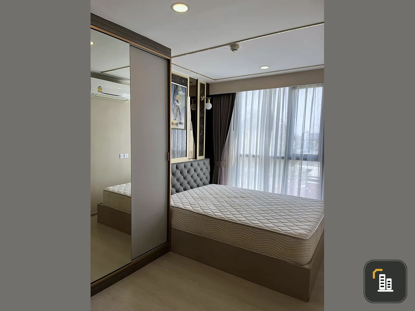 For sale, for rent, Kensington Phahon Yothin 63, BTS view, glass wall makes the room look wide and dimensional, beautifully decorated, urgent