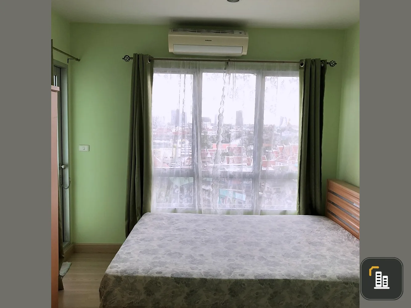 Urgent sale Motif Sathorn-Wongwianyai Painted in soft tones, natural looking, not hot, good view, very good, everyone likes it urgently.