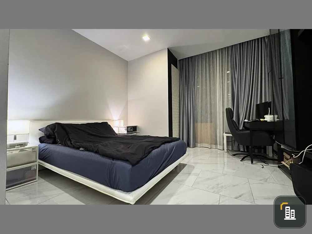 For sale, for rent, Hyde Sukhumvit 11, Luxury condo in the heart of Sukhumvit, fully furnished, just bring your bags and move in.