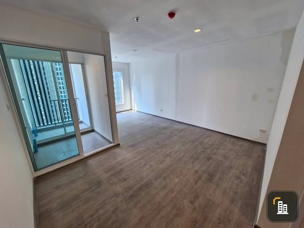 For rent: Regent Home Bangna, 9th floor, garden view, comfortable to the eyes, the room is in the condition of an angel, hurry and reserve it now.