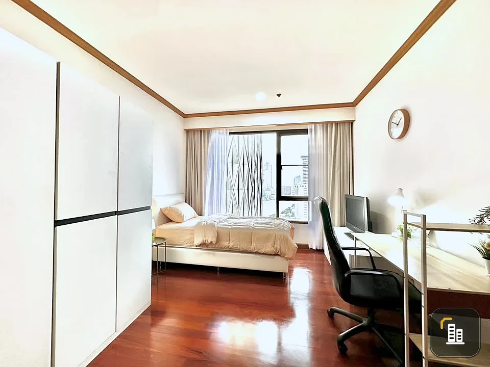 For sale: Chao Phraya house, Chao Phraya River view, luxurious atmosphere, spacious area, if you don't book, you'll really miss out.