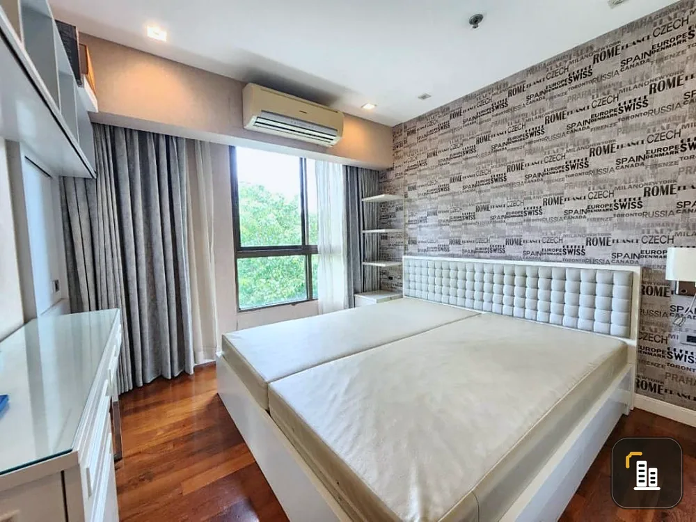 For sale, for rent, Silom City Resort condo, corner room, 6th floor, beautiful view, hurry up and reserve your ownership today.